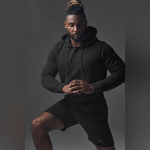 ALO Yoga Quilted Stadium Hoodie in Black Medium